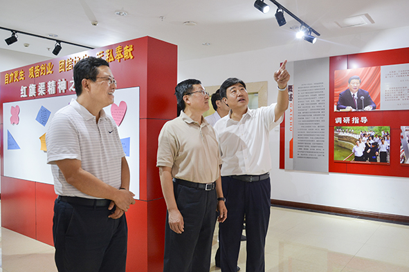 >全國組干學院常務(wù)副院長張福根蒞臨學院指導工作