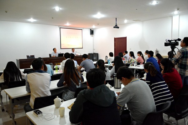 >學(xué)院舉辦“兩學(xué)一做”學(xué)習(xí)教育專題講座