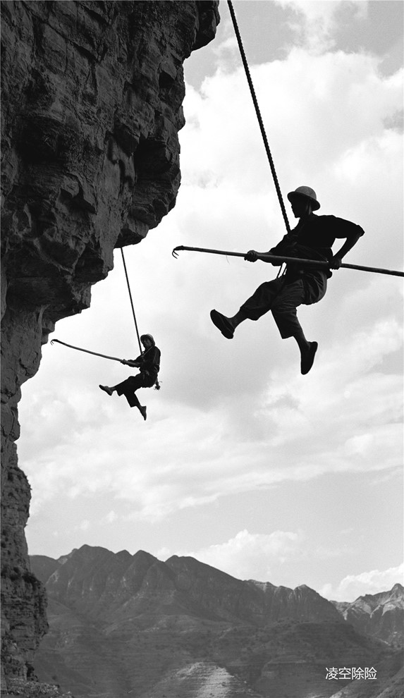 >71歲老人觀看紅旗渠精神展：“感動了10年！”