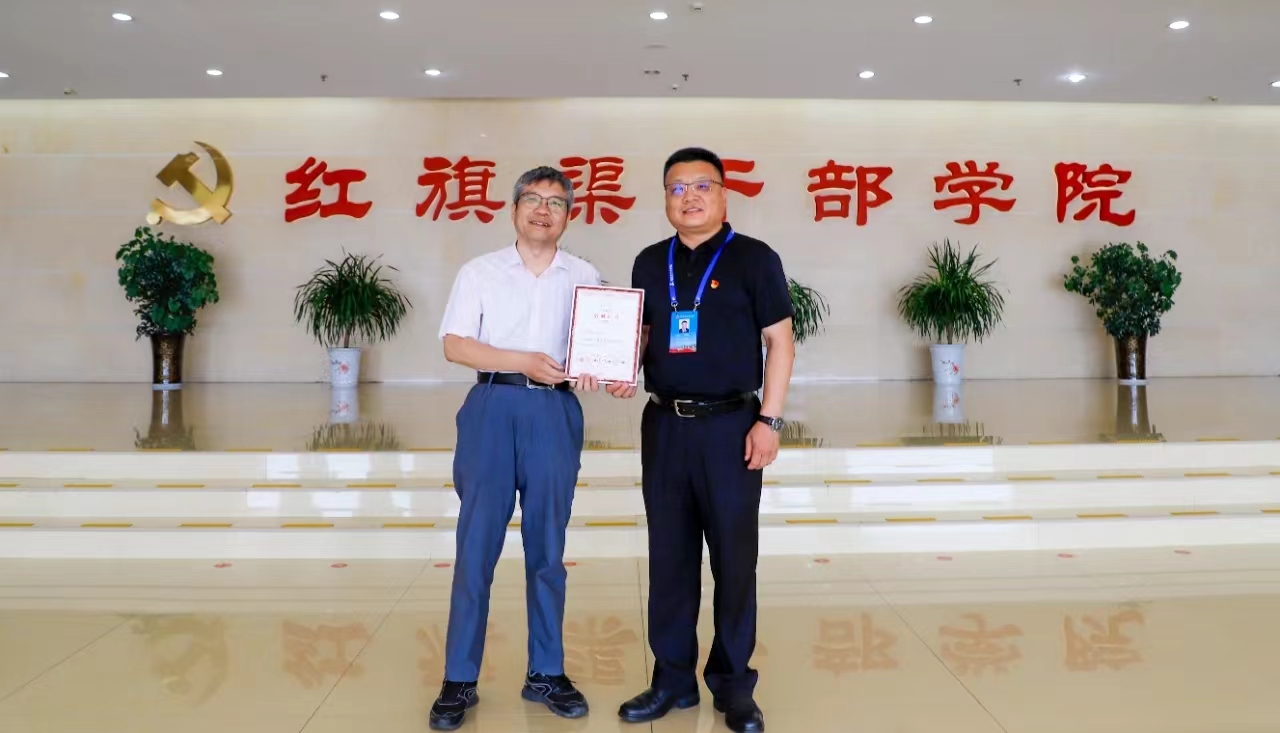 >北京著名軍旅書法家侯君明向我院捐贈篆刻作品