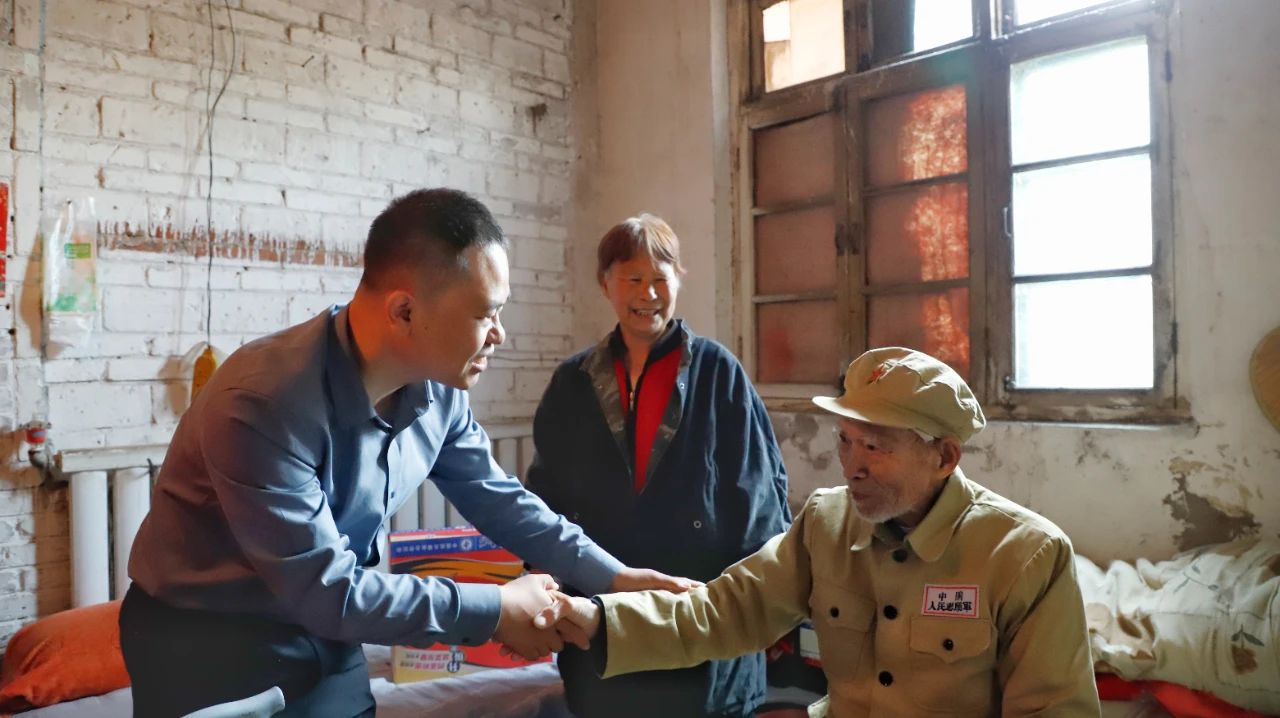 >重陽(yáng)暖豐安 攜手筑平安 | 我院開展重陽(yáng)節(jié)慰問(wèn)調(diào)研活動(dòng)