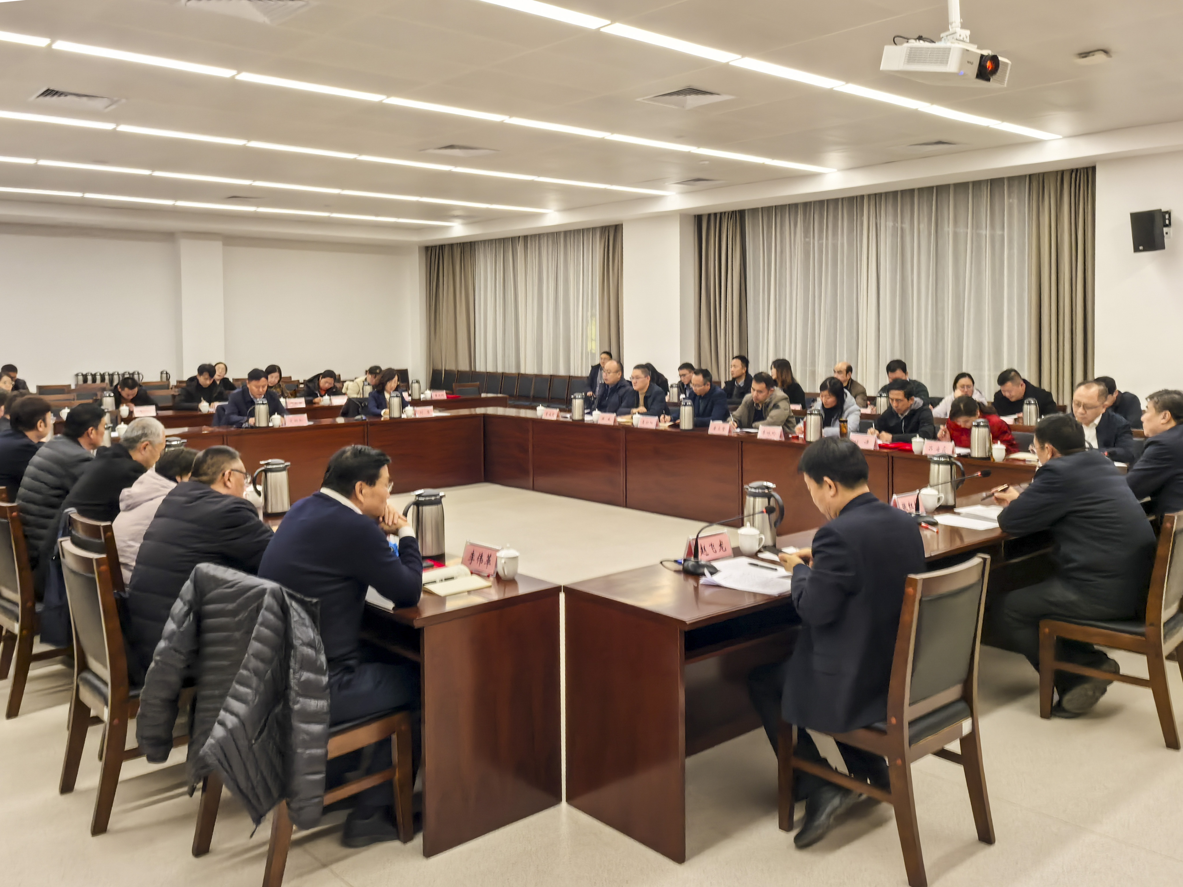 >我院常務(wù)副院長劉芳參加全省社院系統(tǒng)創(chuàng)新教學(xué)方法專題研討班座談交流會并作典型發(fā)言