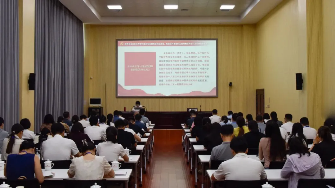 >致敬奮力突破的2024，逐夢(mèng)熠熠生輝的2025