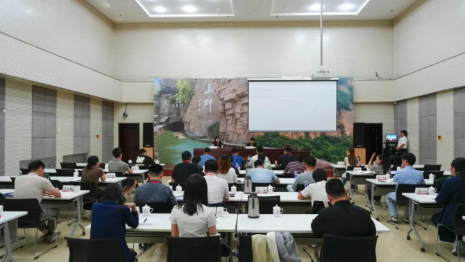 >上海市歐美同學(xué)會(huì)青年留學(xué)人員國(guó)情班在我院舉辦